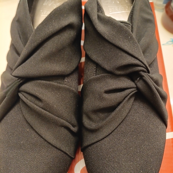 Impo Memory Foam Shoes - Picture 4 of 6